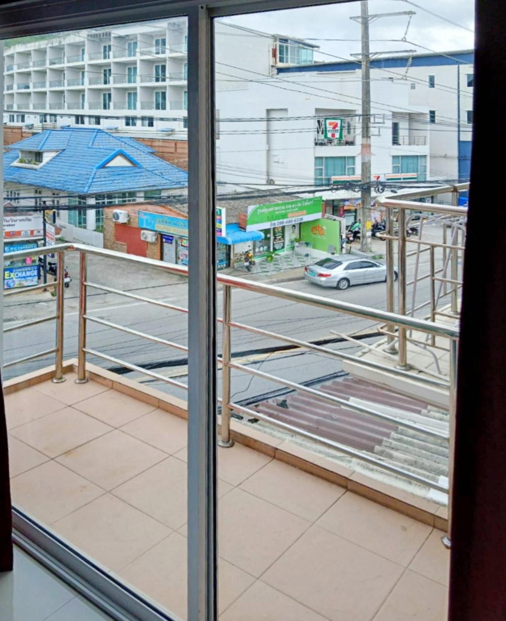 Sunray Beach Hotel Patong Exterior photo