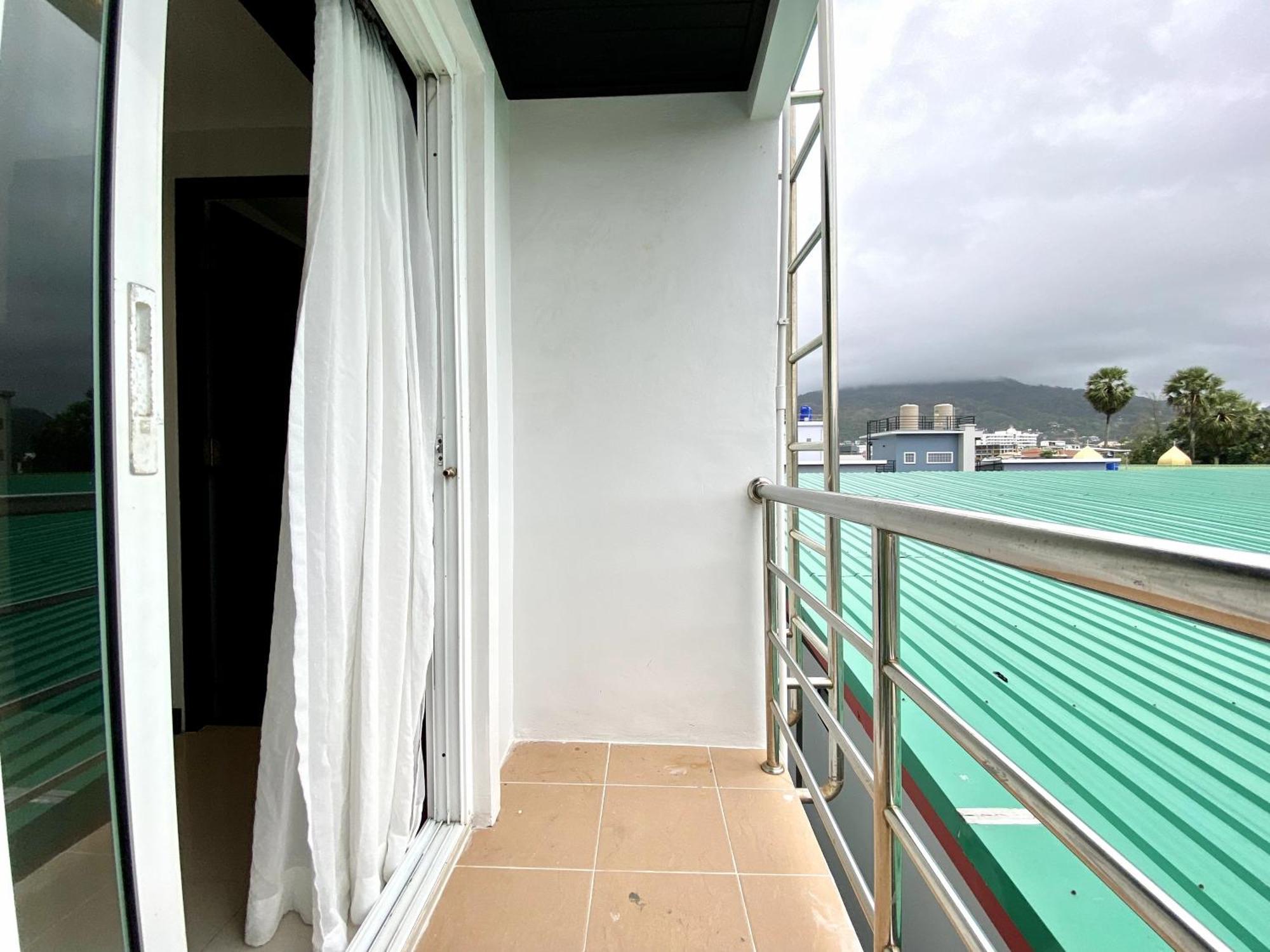 Sunray Beach Hotel Patong Exterior photo